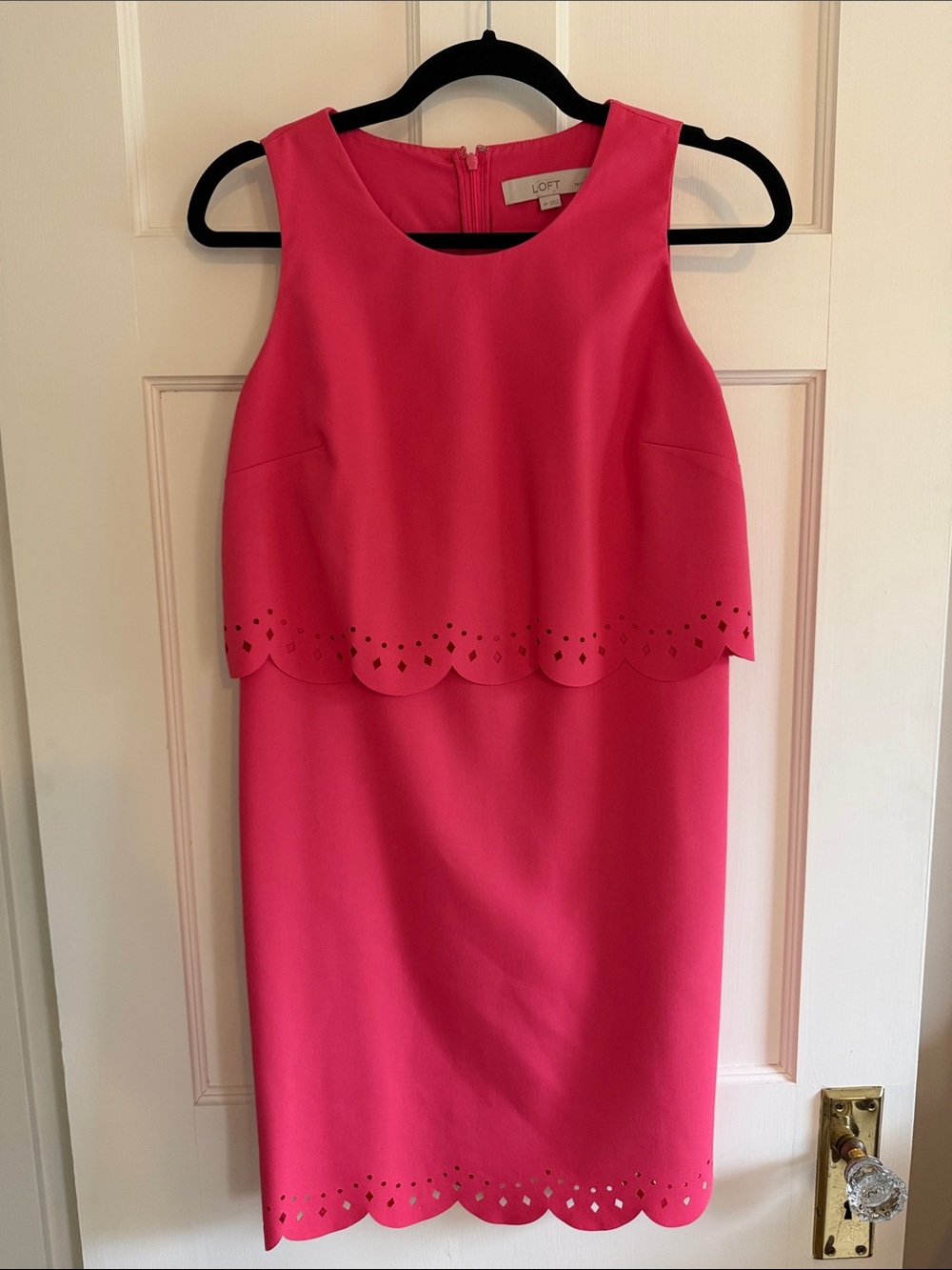 🌺 Loft pink cutout sleeveless dress. Size 4P.